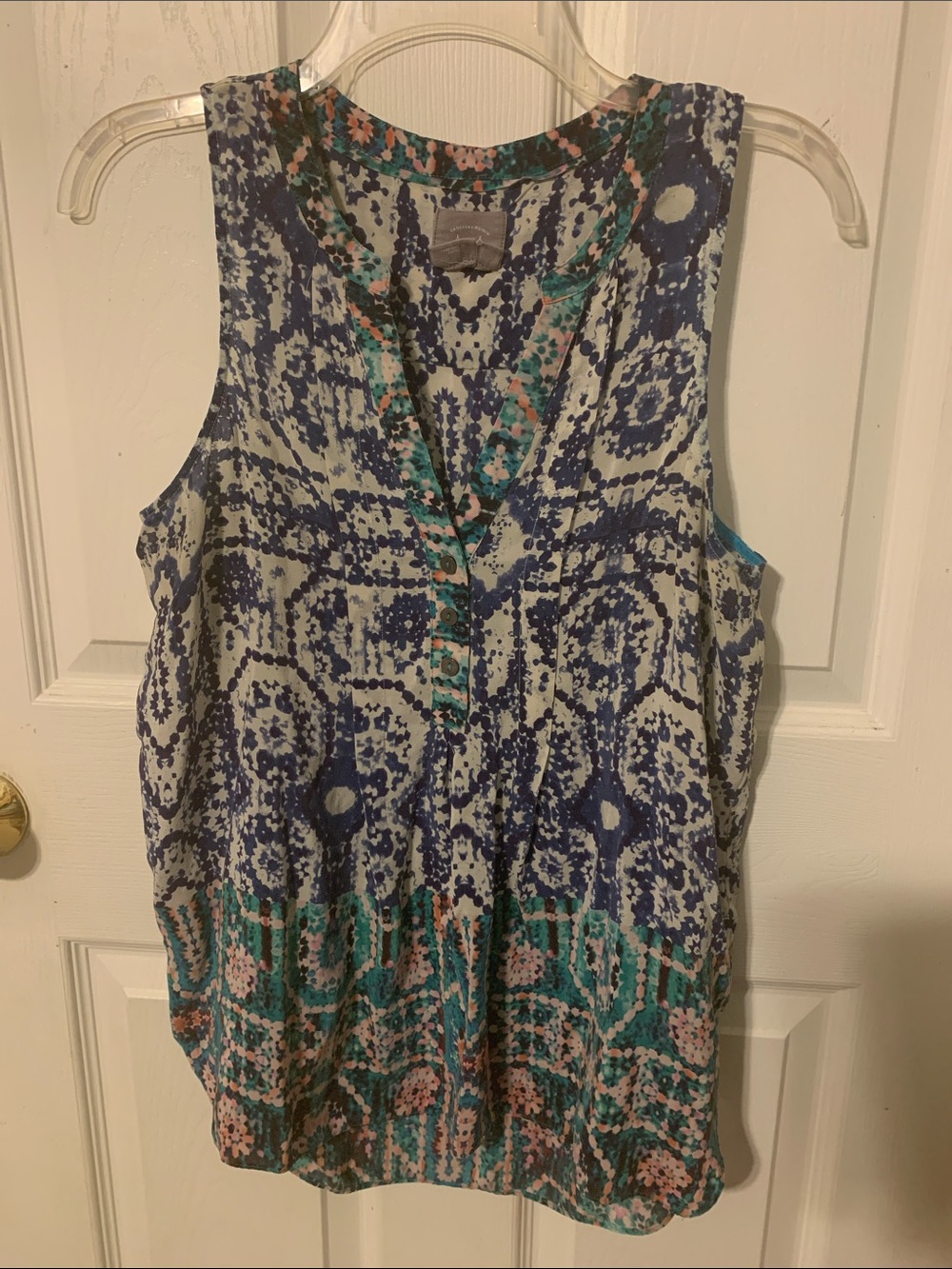 Vanessa Virginia Sleeveless Batik Printed V-Neck Top  -  size 14